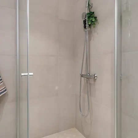 Vervet - Premium With Balcony Apartment *